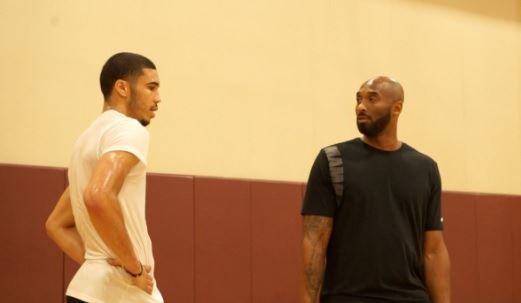 Tatum的母親鼓勵兒子要超越Kobe，Tatum回應：什麼？你顯然不知道Kobe是誰！-Haters-黑特籃球NBA新聞影音圖片分享社區